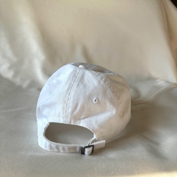 White Nike Hat - Picture 2 of 3
